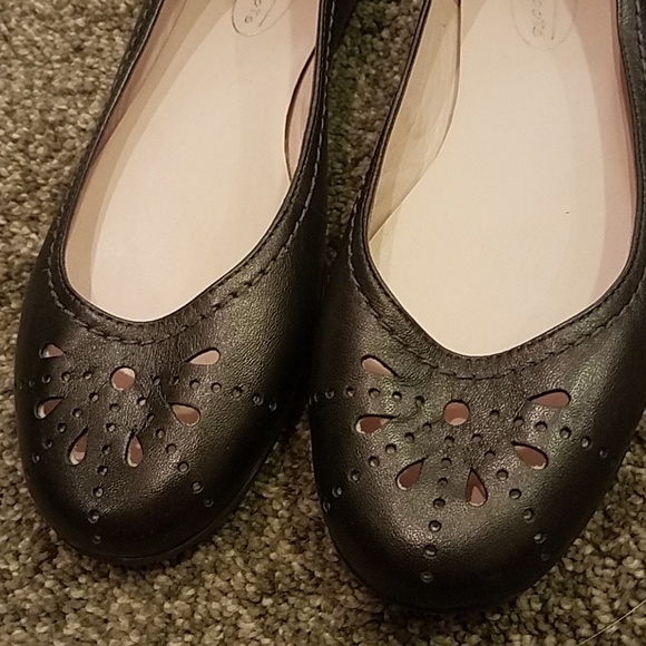 Talbots size 8 leather flats - Picture 3 of 5